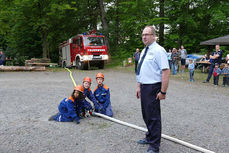 Entzünden des Johannifeuers (Foto: Karl-Franz Thiede)